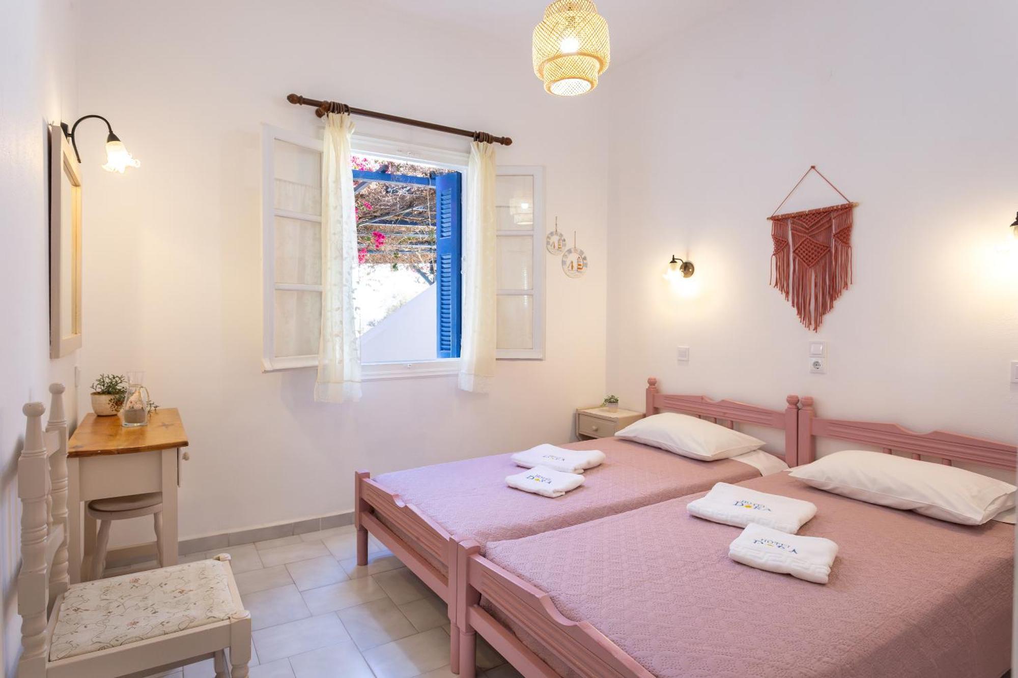Dora'S Studios & Apartments Megas Gialos - Nites Екстер'єр фото