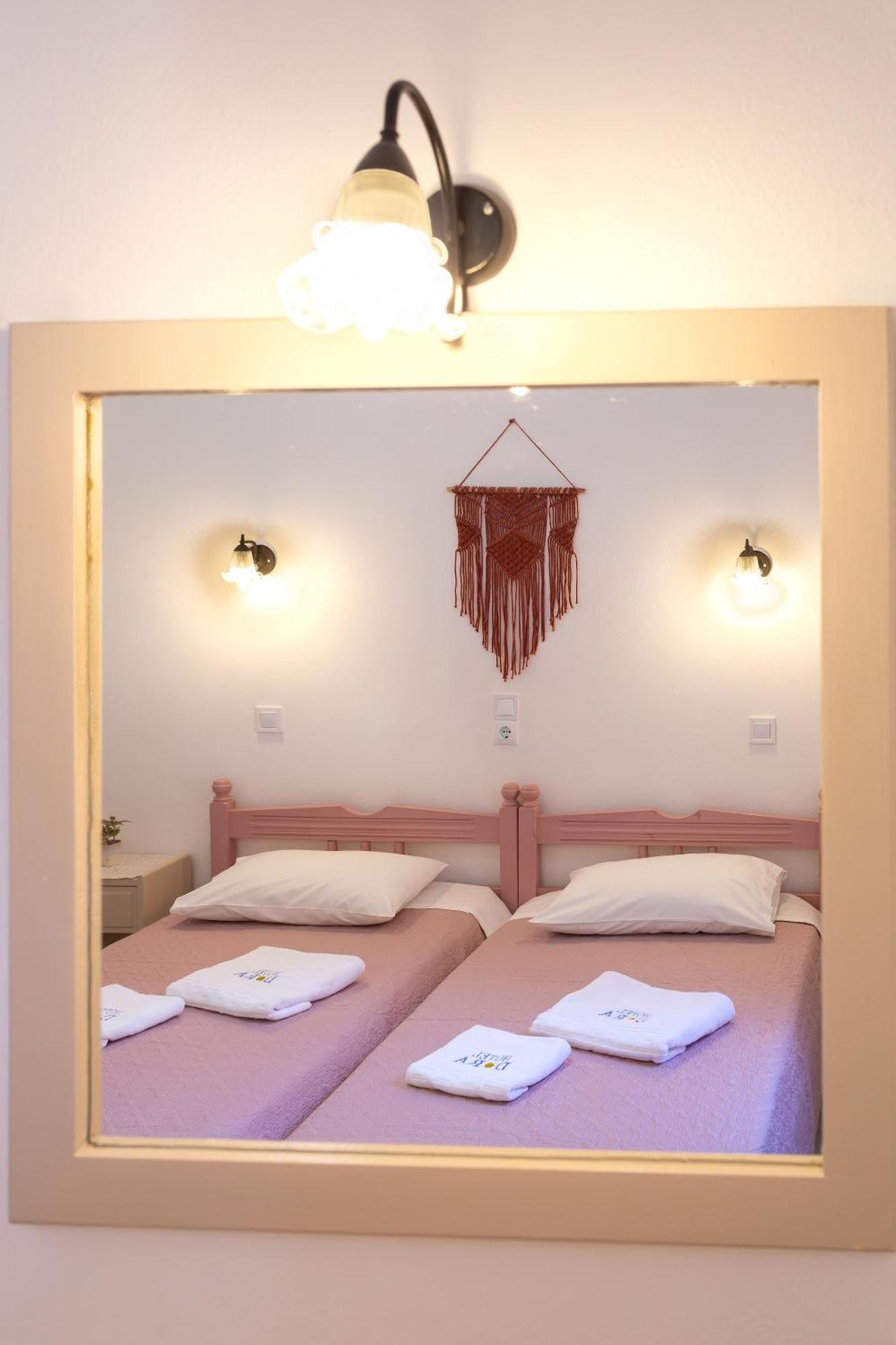 Dora'S Studios & Apartments Megas Gialos - Nites Екстер'єр фото